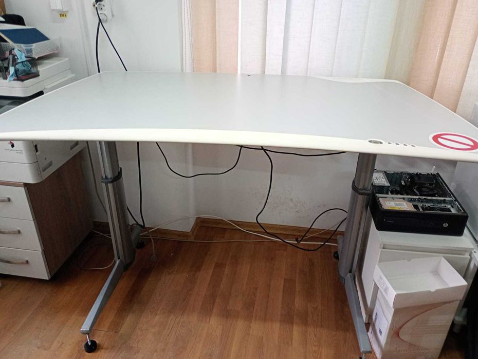 Birou reglabil electric pe inaltime,160x90cm