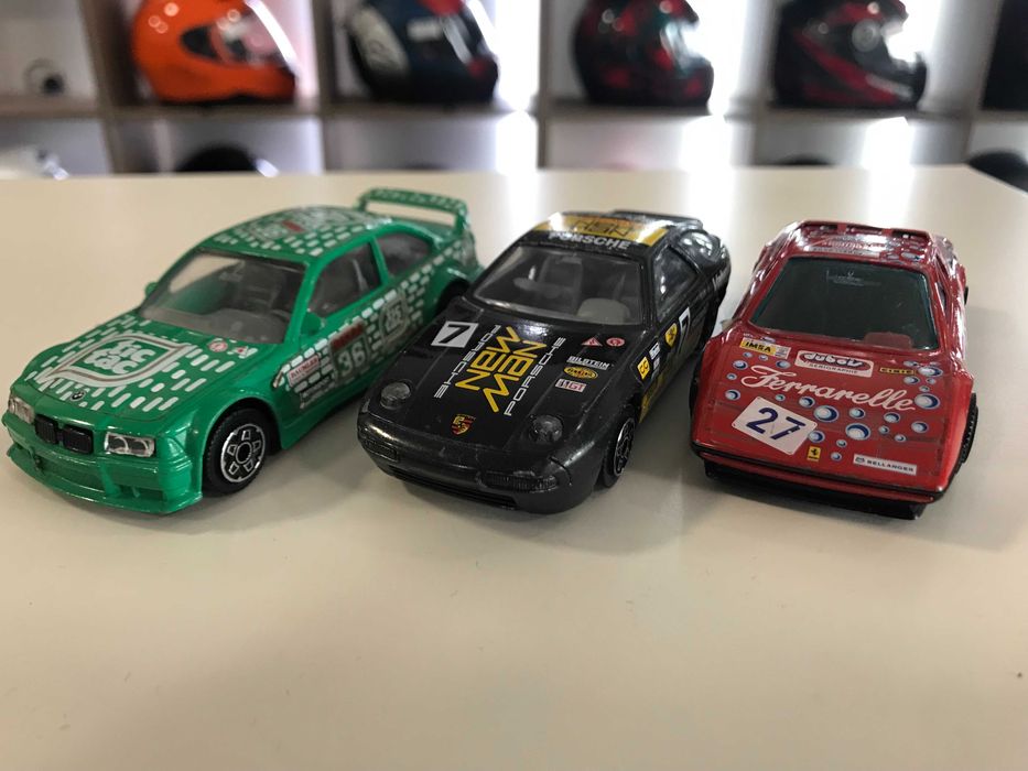 Оригигинални колекционерски колички BURRAGO 1:43 BMW,PORSCHE и FERRARI