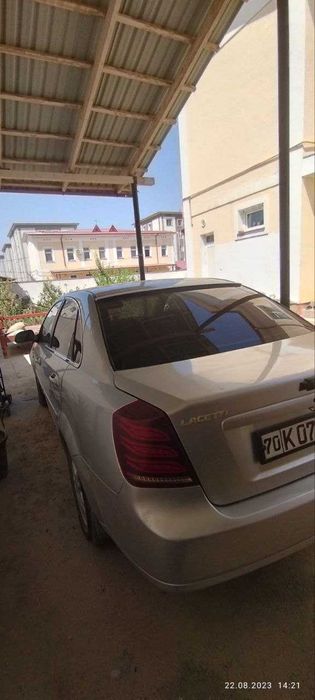 Lacetti 1.8 2 pozitsiya sotiladi: