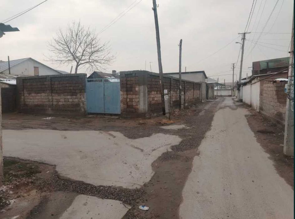 Бектемир р-н куйлик, 1,7 соток таер ер фасад 10*17 тугри турт  бурчак