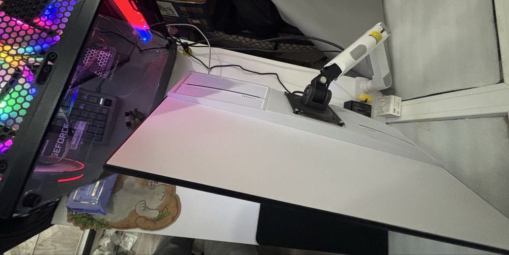 Монитор 27” 240Hz белый игровой