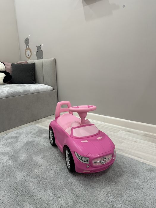 Машинка толокар для девочки