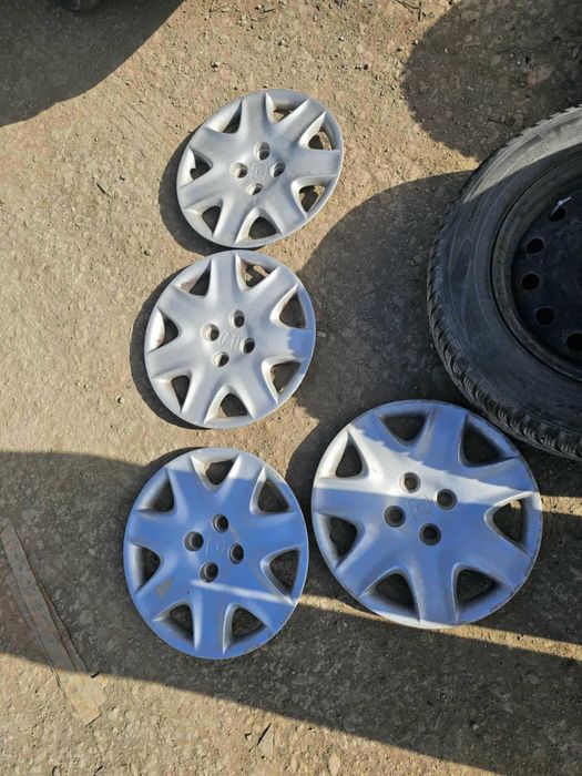 Зимни гуми с железни джанти и тасове Honda r15 195/65