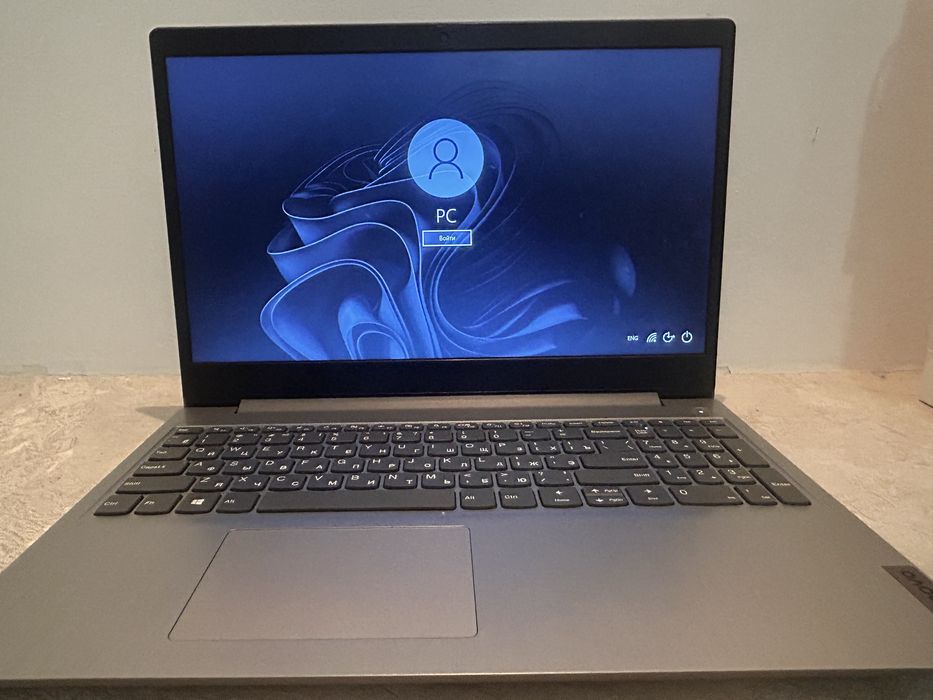 Lenovo IdeaPad 3 15 (81WE), в отличном состоянии