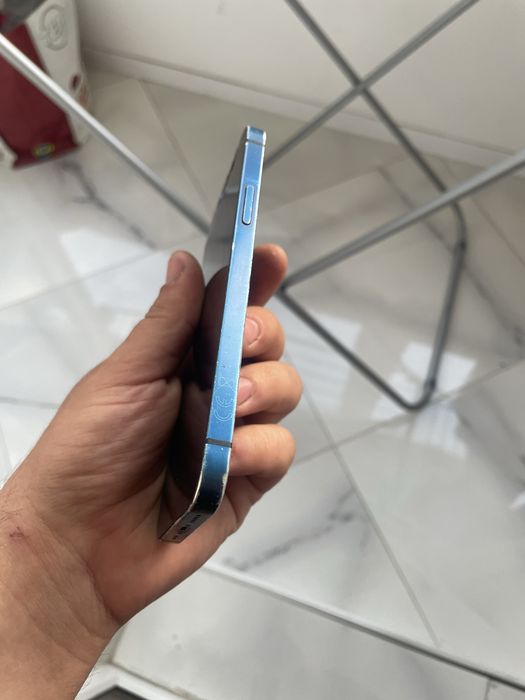 Iphone.        12