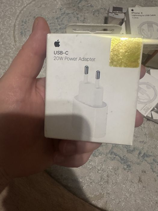 зарядное устройство iPhone / Type-C а также адаптеры
