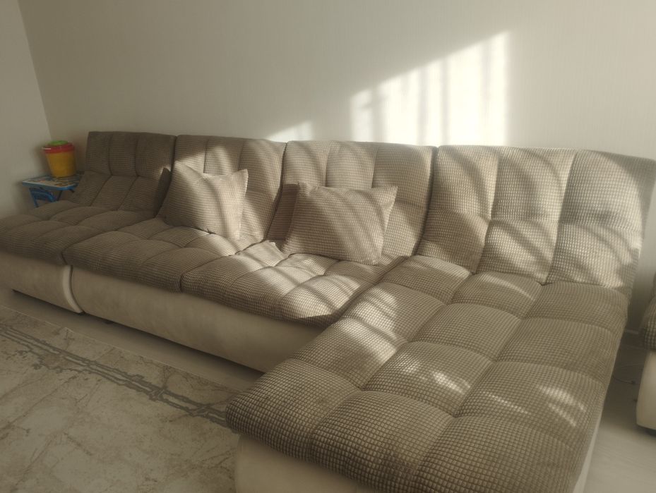 Продам диван с пуфиком