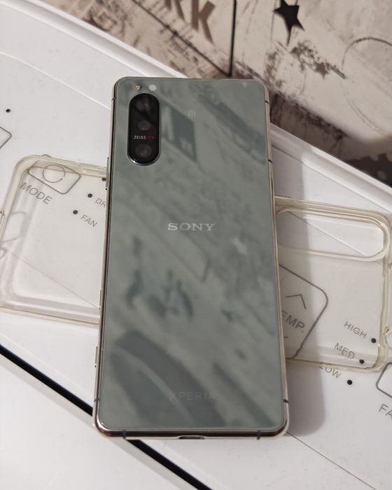 Sony Xperia 10 III/Sony Xperia 5 II