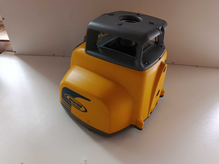 Nivela Laser ROSU SPECTRA HV302 Rotativa 360 grade Receptor HL760 Boloboc Cumpana