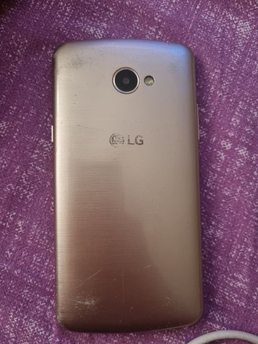 сотовый телефон LG