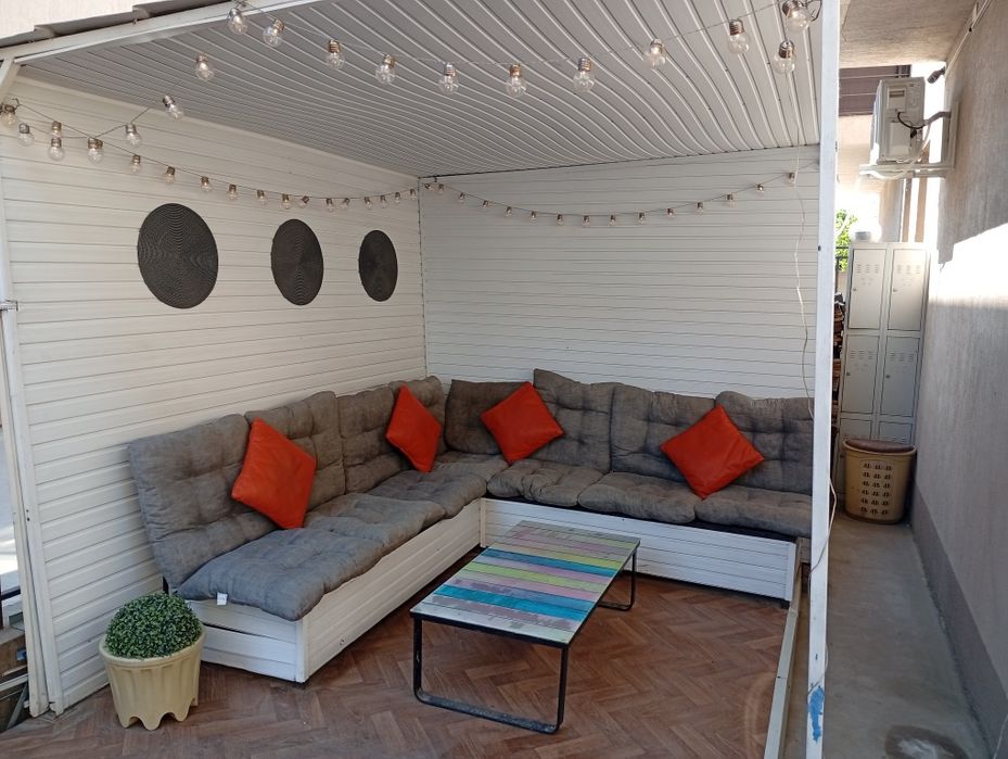 Vând ap 3-4 camere+ curte+ loc parcare -direct proprietar