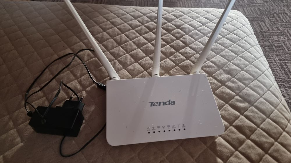 Бепроводной маршрутизатор. Вайфай роутер. Wifi