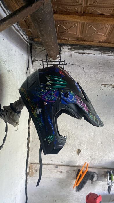 Шлем кросс.