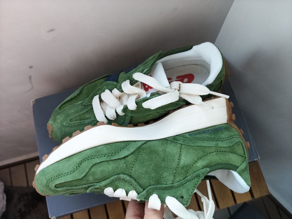 New Balance 327 verde cu logo bleumarin mărimea 37 noi originali