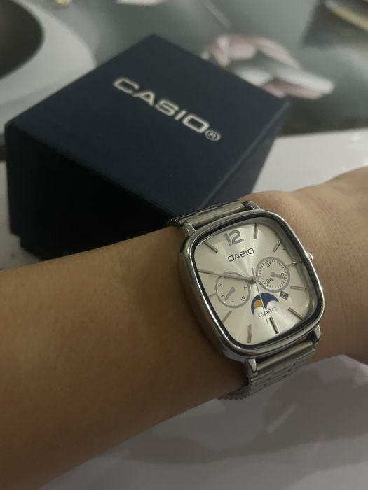Продаю часы Casio мужские