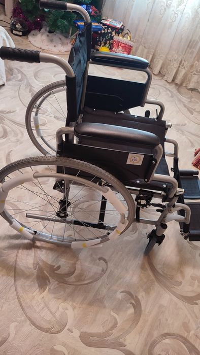Продается инвалидная коляска
