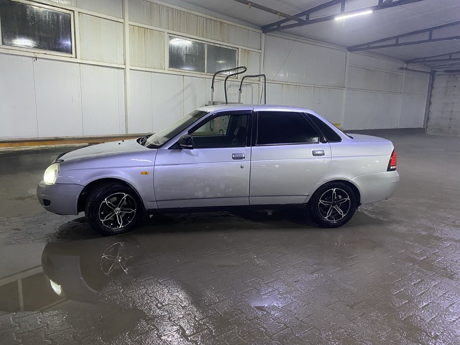 Приора срочно продам