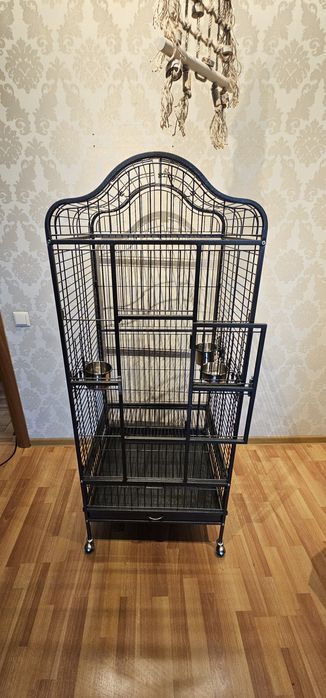 Продаётся клетка для птиц Triol