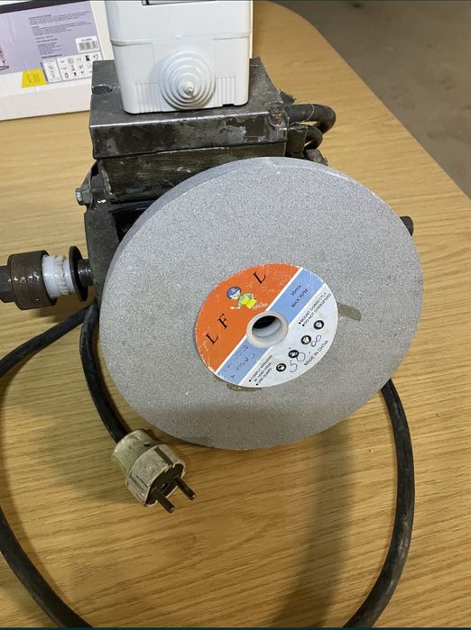 Polizor banc 220/380v