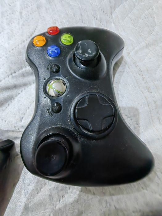 Xbox 360 в идеале 2 джойстика