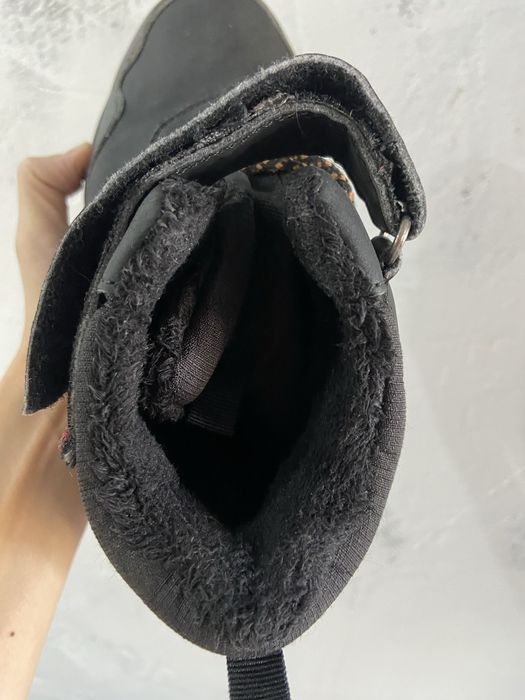 Продам подростковые зимние ботинки
