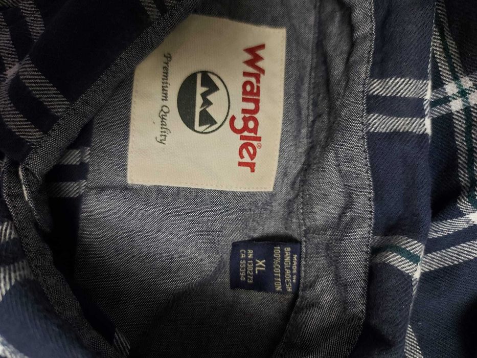 Cămașă Wrangler, marimea XL/XXL, în carouri bleumarin, casual