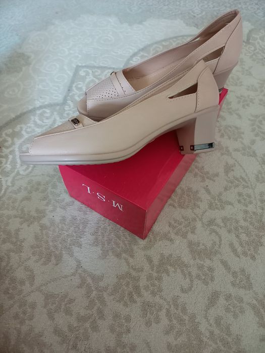 Продам  женские туфли