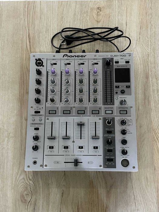 Микшерный диджейский пульт DJ Pioneer DJM 700