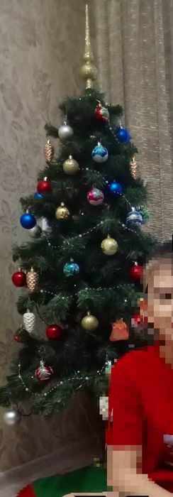 Продам, ёлку с игрушками.