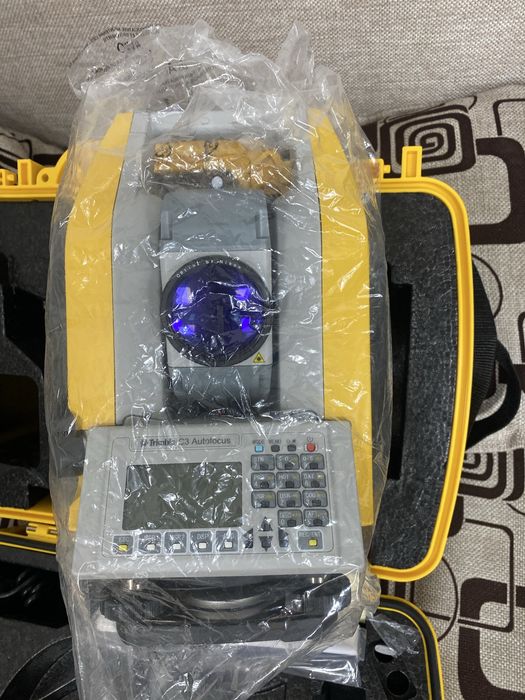 GPS и тахеометр в комплекте