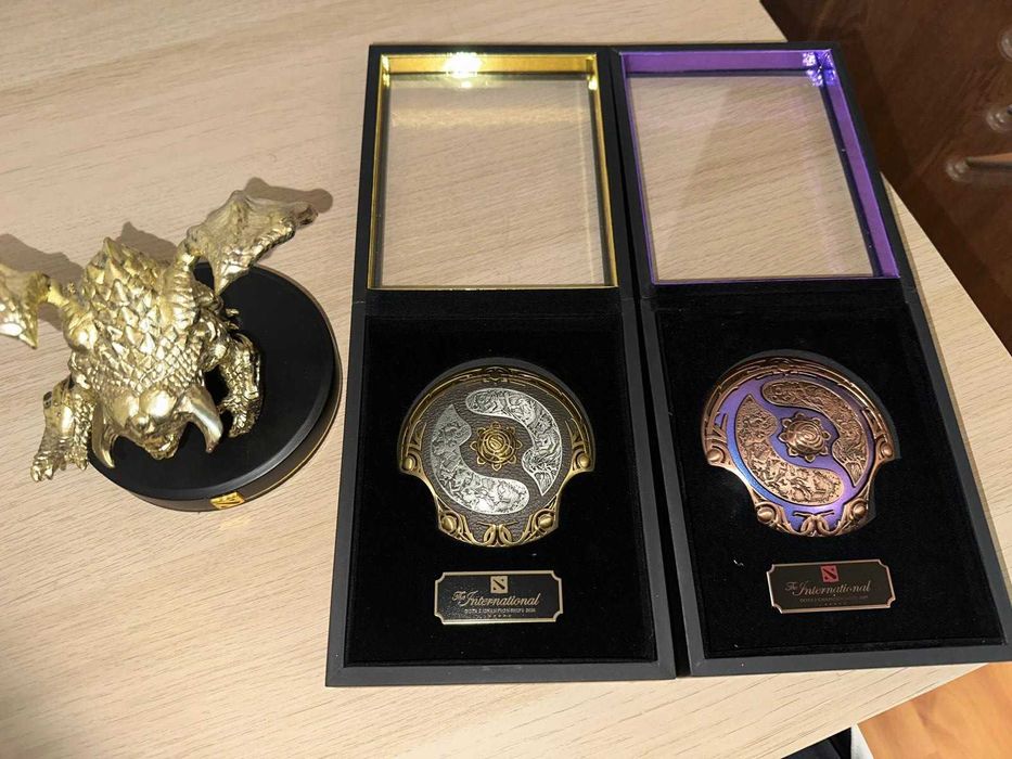 Pachet DOTA 2 - Baby Roshan 2020 + Aegis 2019 & 2020 - colecție rara