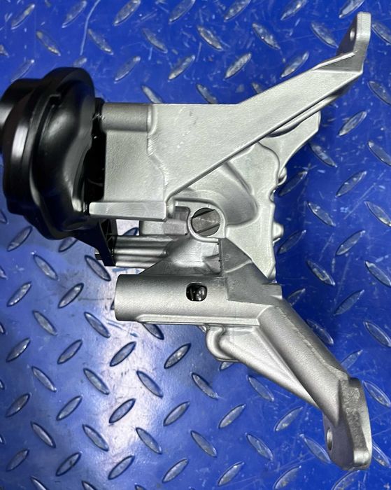 Pompa de ulei BMW 8473180