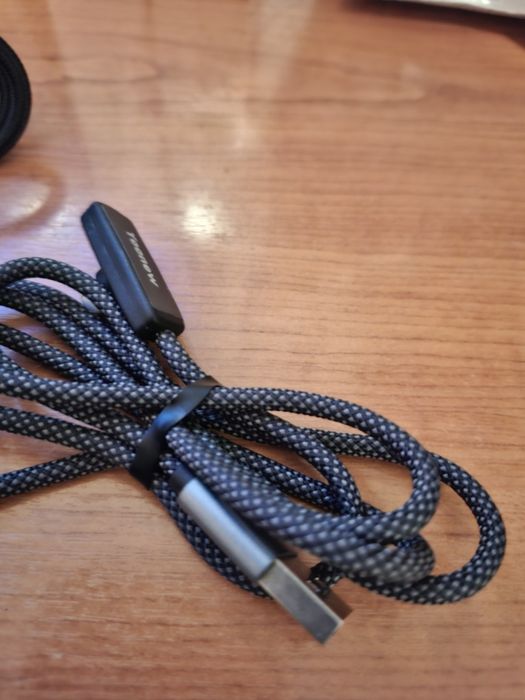 Cabluri usb C lumina si consum