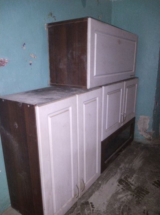 Кухонный шкаф колданылган