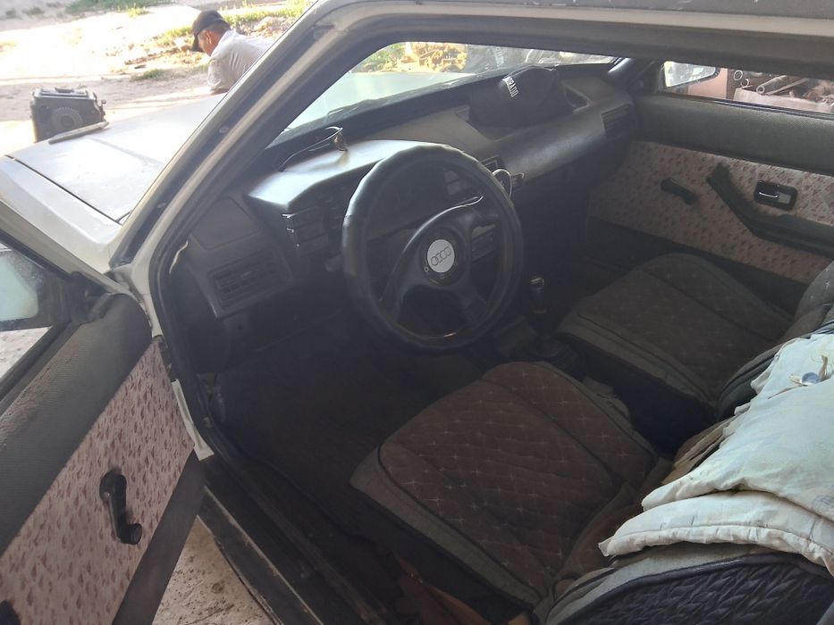 Продам срочно ауди 80