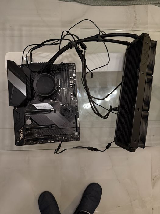 Ryzen 5800x3d + Asus Crosshair x570 WIFI + NZXT kraken Z73 LCD 360 AIO