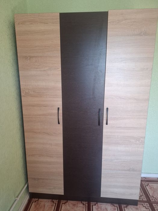 Шкаф 3х дверный распашной