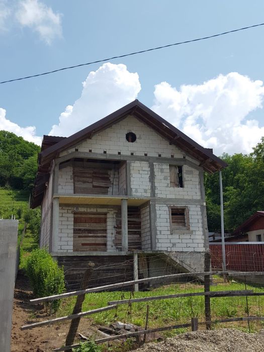 Casa de vanzare Margineni