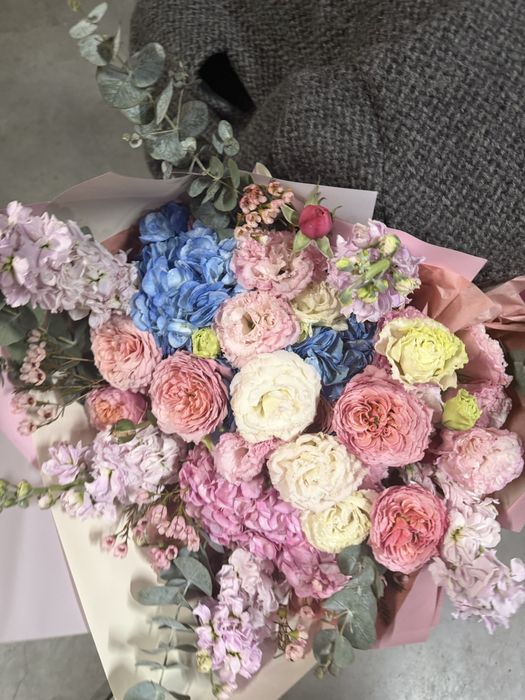 Продам красивый букет