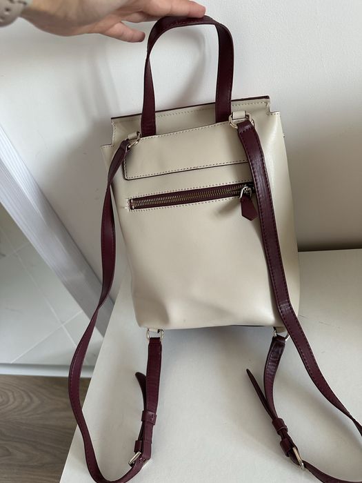 Като нова Раничка на Guess