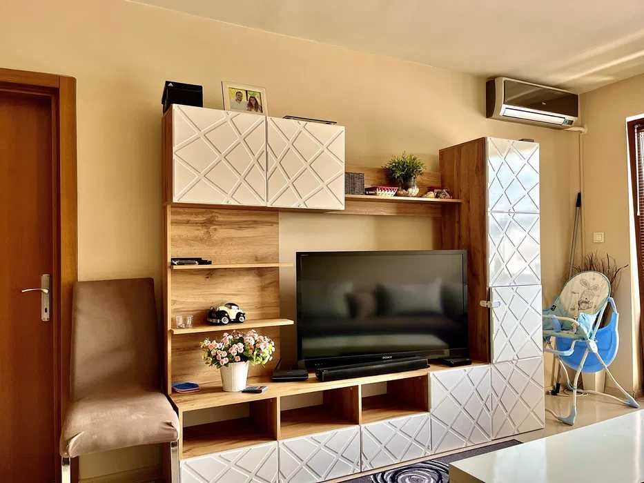 Дава се под наем Тристаен апартамент в София, Гоце Делчев - 82 кв.м за 687.99 € - Снимка #2