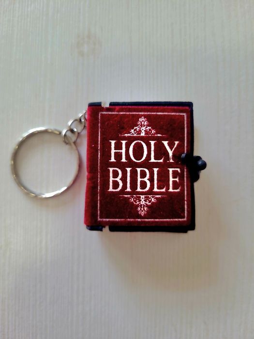 Biblie Breloc – Text Lizibil, Design Elegant, Cadou Deosebit