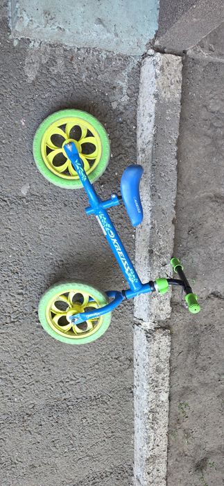 Продам беговел для детей от 2-6 лет