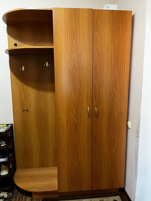 Продам шкаф для прихожей