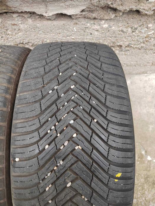 Все сезонни гуми 225/40 R18