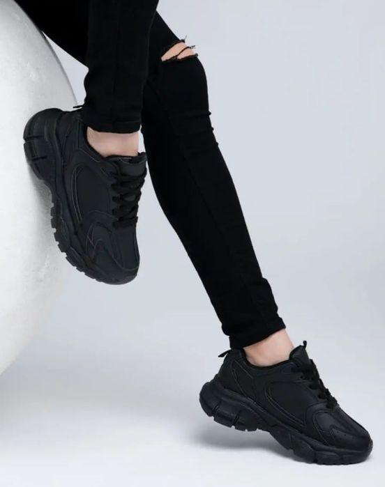 Продам кроссовки.