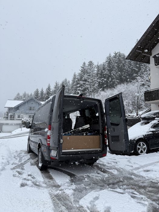 Inchirieri auto/Transport Persoane/microbuze 8+1 locuri/ 21 locuri