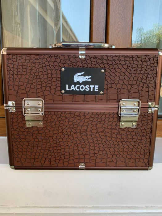 Yengi salon chemodan sotiladi