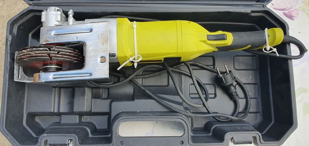 Vând Masina de taiat beton cu 5 discuri