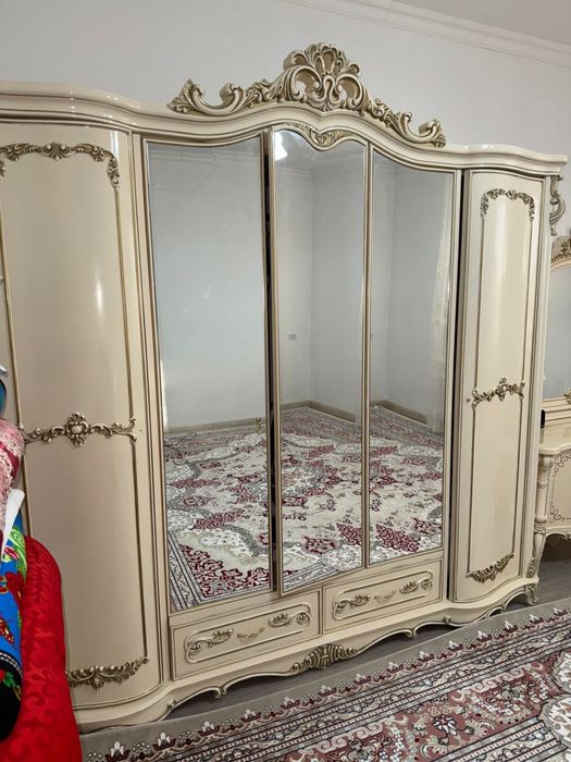 Спальный гарнитур